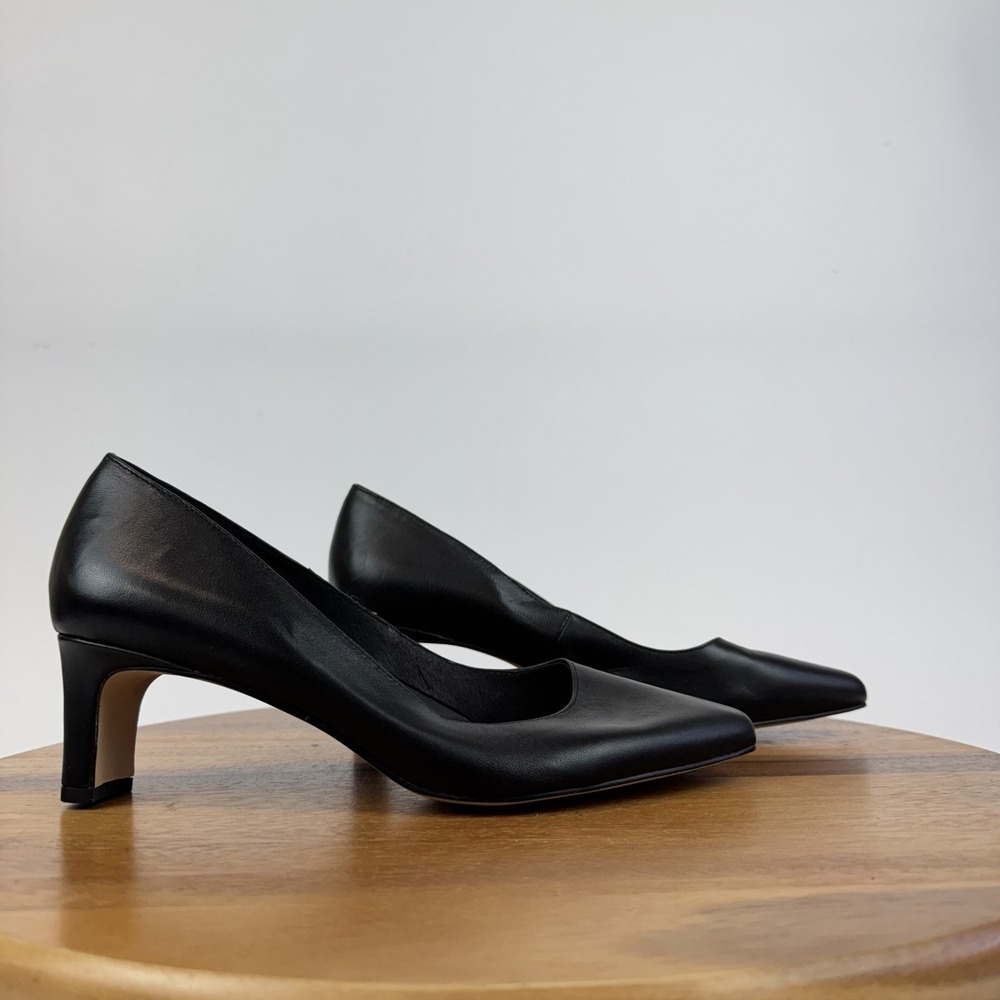New Womens Andre‎ Assous Wynne Black Leather Heeled Pumps Size 9 M NWOB